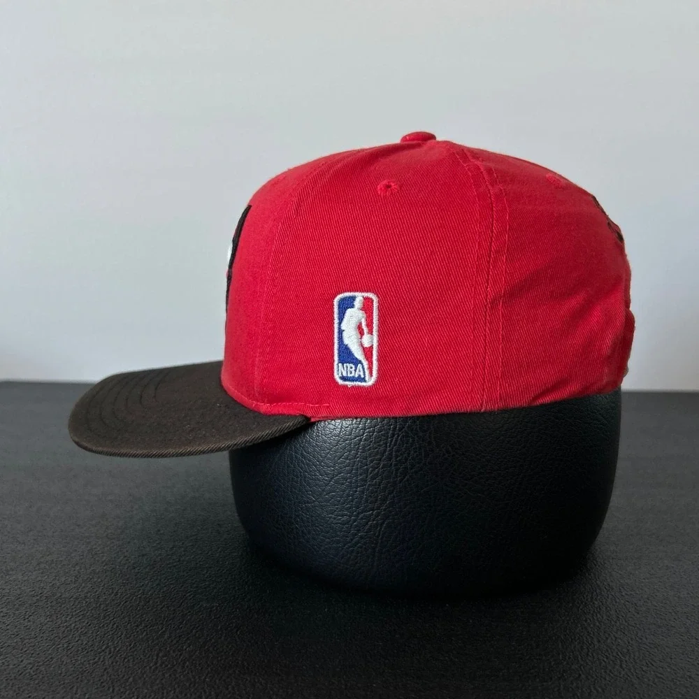 Vintage Chicago Bulls Hat Cap Snap Back Adjustable YOUTH Red Black Josh NBA